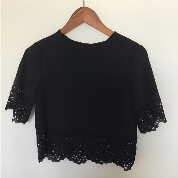 Laser cut crop top - Picture 1 of 3